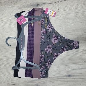 VINCE CAMUTO NO SHOW THONG.